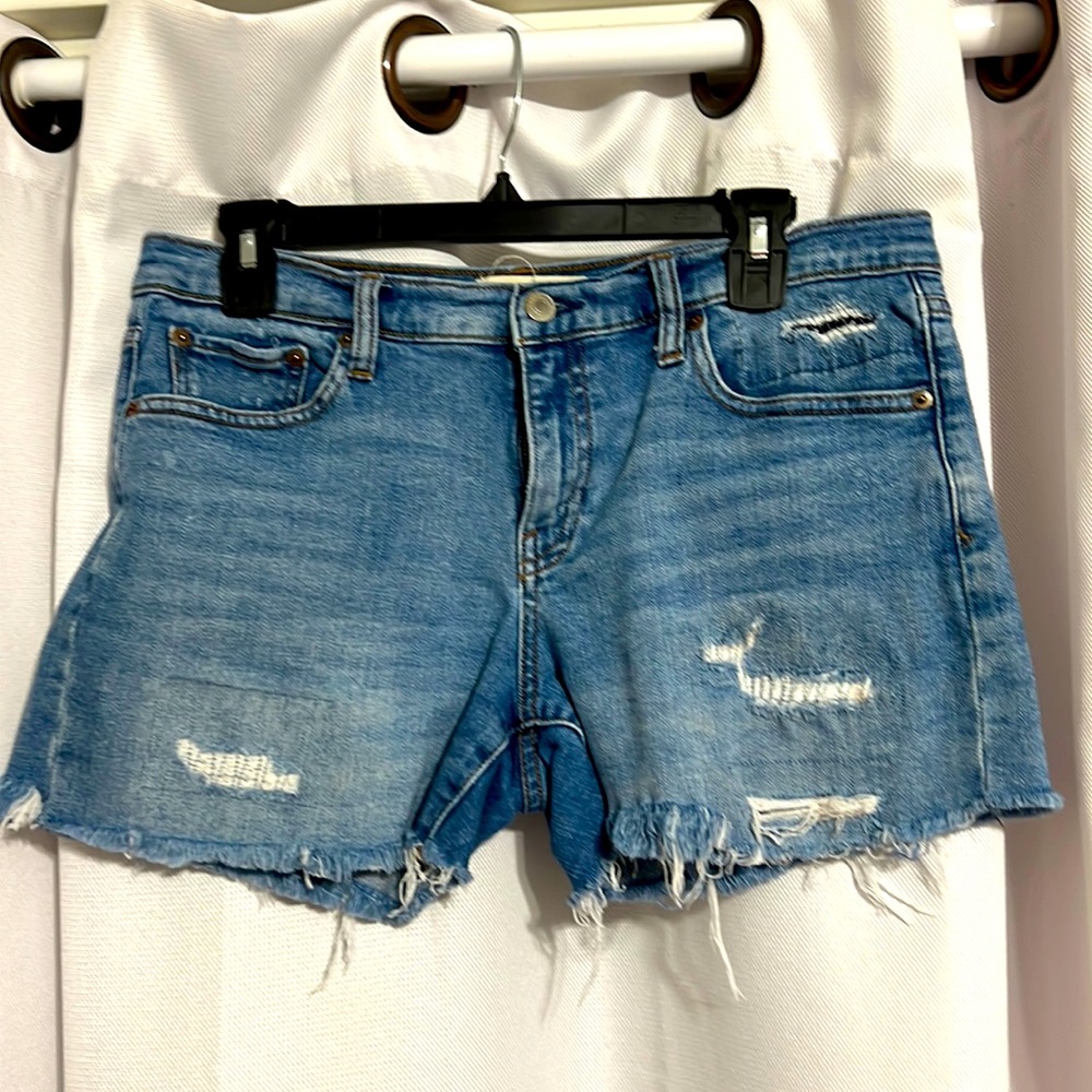 Gap cut off blue Jean shorts size 29 Reg 5 inch. Pockets front and back - Picture 1 of 4